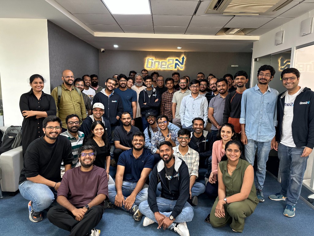 Group photo of Command Line Heroes Episode 1 attendees in Pune